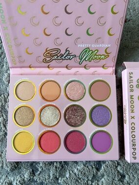 Pretty Guardian Sailor Moon Pressed Powder Palette Eyeshadow